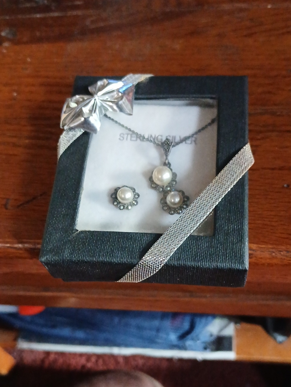 Pearl Necklace and Earrings Set - White Pearls